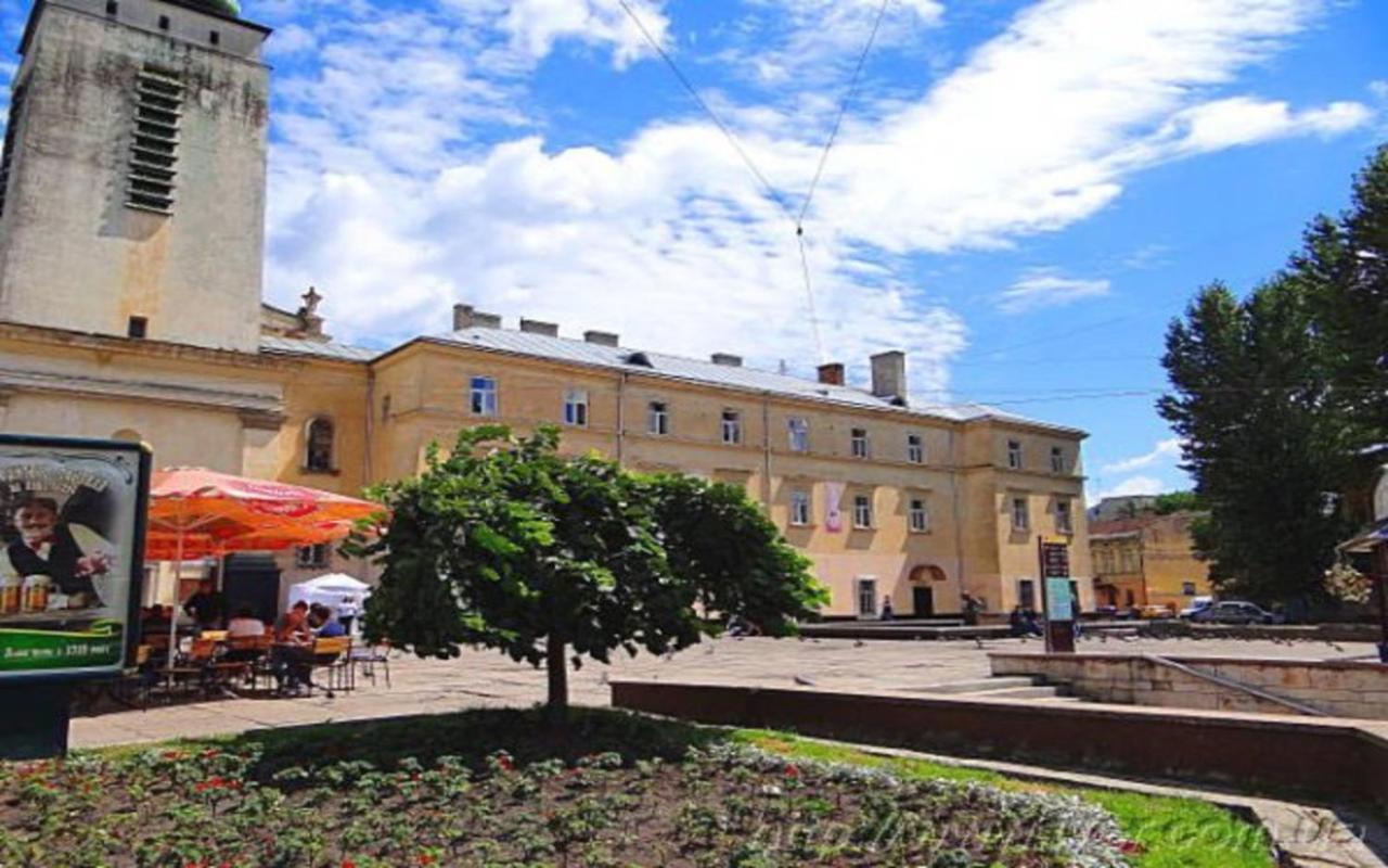 Apartment On Lychakivska 6-A Lviv Ngoại thất bức ảnh
